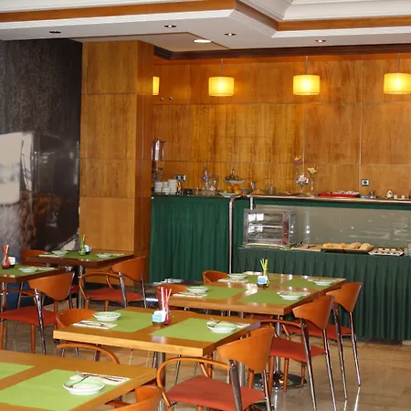 מלון Regio קדיז